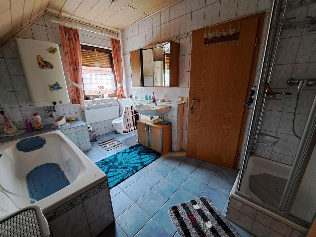 Ferienwohnung Sonja Mit Garten Und Freisitz Steinwiesen エクステリア 写真